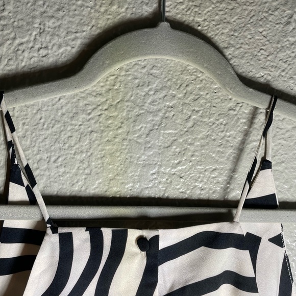 J.O.A LOS ÁNGELES SHORTSLEEVE WOMENS SHIRT - Picture 2 of 5